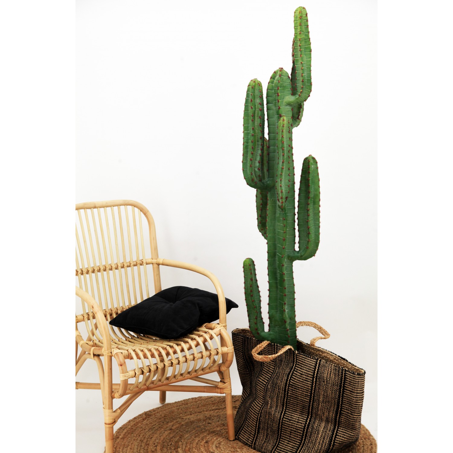 Grand cactus artificiel en pot plastique rond noir 160cm Grand cactus artificiel en pot plastique rond noir 160cm