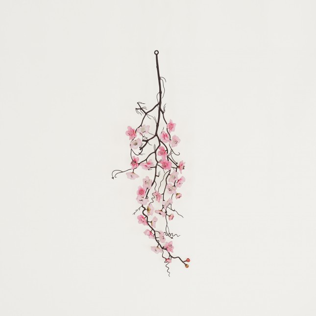 Chute plante artificielle cerisier rose clair 78cm lot de 3 sur fond beige