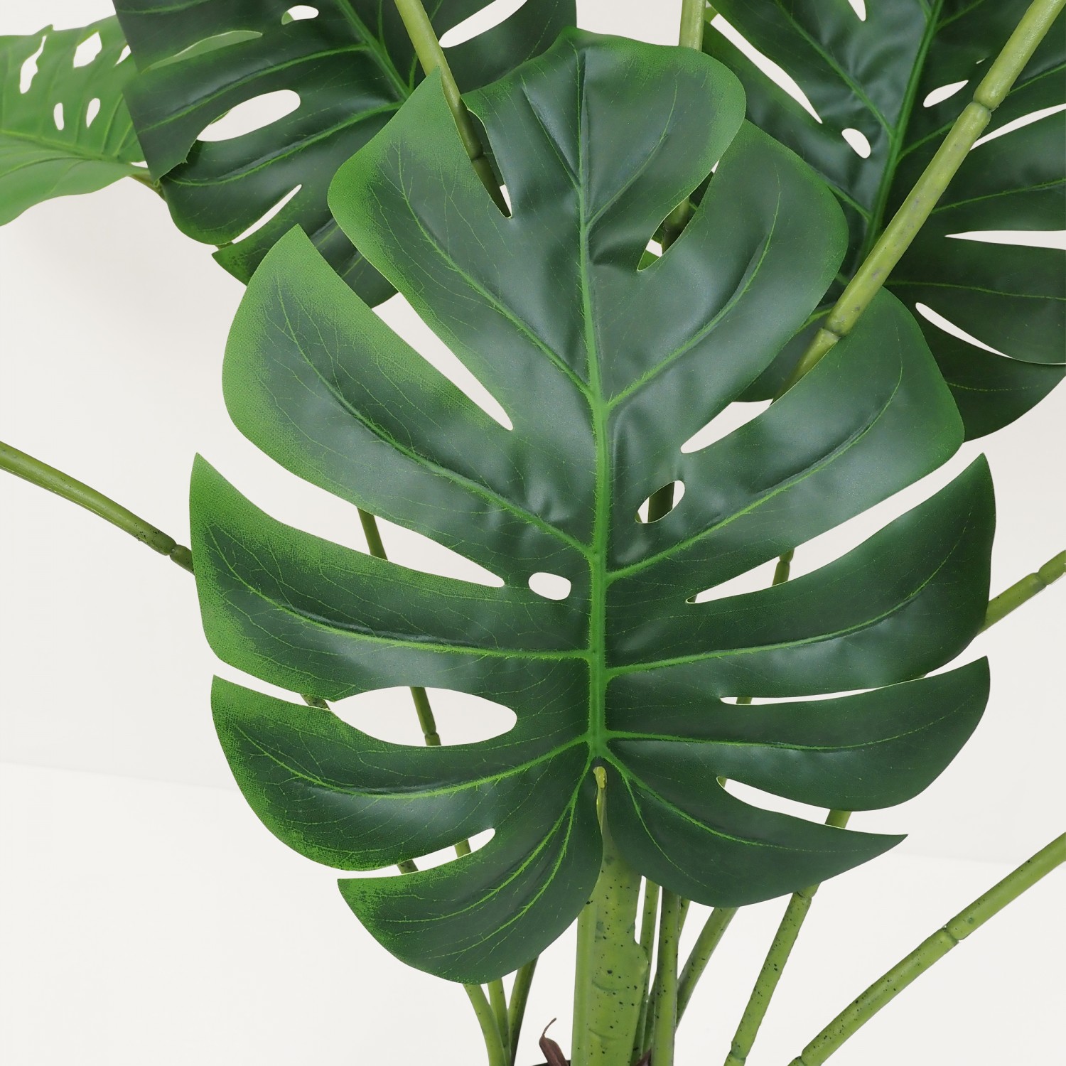 Monstera artificiel toucher naturel 120cm focus zoom feuilles