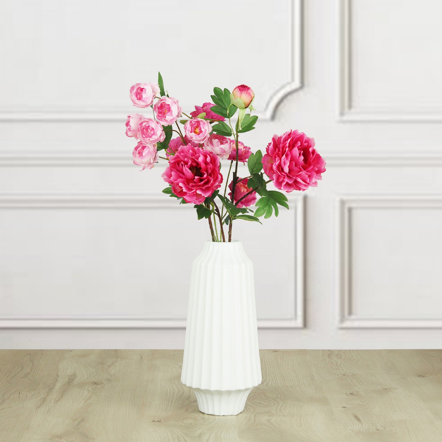 Pivoine artificielle en tige rose 70cm lot de 4 dans un vase posé par terre