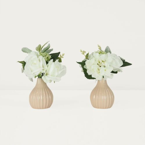 Bouquet fleurs artificiel en pot blanc 25cm sur fond beige